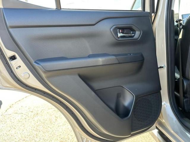 ロッキー プレミアムＧ　保証書／ディスプレイオーディオ９インチ／スマートアシスト（トヨタ・ダイハツ）／シートヒーター　前席／パノラマモニター／車線逸脱防止支援システム／登録済未使用車／ヘッドランプ　ＬＥＤ　全周囲カメラ　ＴＶ（23枚目）