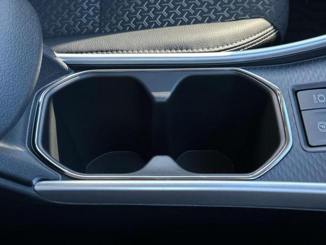 ロッキー プレミアムＧ　保証書／ディスプレイオーディオ９インチ／スマートアシスト（トヨタ・ダイハツ）／シートヒーター　前席／パノラマモニター／車線逸脱防止支援システム／登録済未使用車／ヘッドランプ　ＬＥＤ　全周囲カメラ　ＴＶ（36枚目）