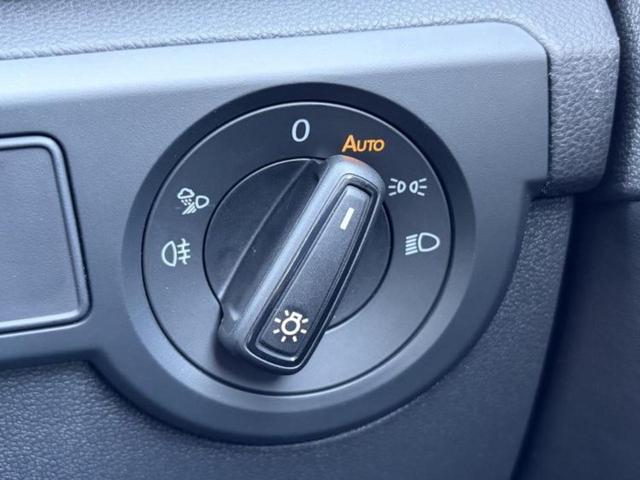 T-クロス TSIスタイル 保証書/純正 SDナビ/衝突安全装置/シート ハーフレザー/ヘッドランプ LED/ETC/EBD付ABS/横滑り防止装置/アイドリングストップ/クルーズコントロール/バックモニター/ルーフレール(15枚目)