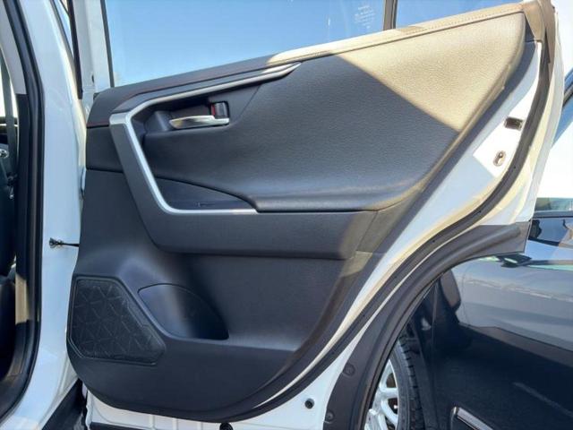 RAV4 4WDアドベンチャーオフロードパッケージ2 保証書/ディスプレイオーディオ+ナビ10.5インチ/デジタルインナーミラー/トヨタセーフティセンス/シートヒーター/パノラミックビューモニター/車線逸脱防止支援システム/シート 合皮 全周囲カメラ(21枚目)