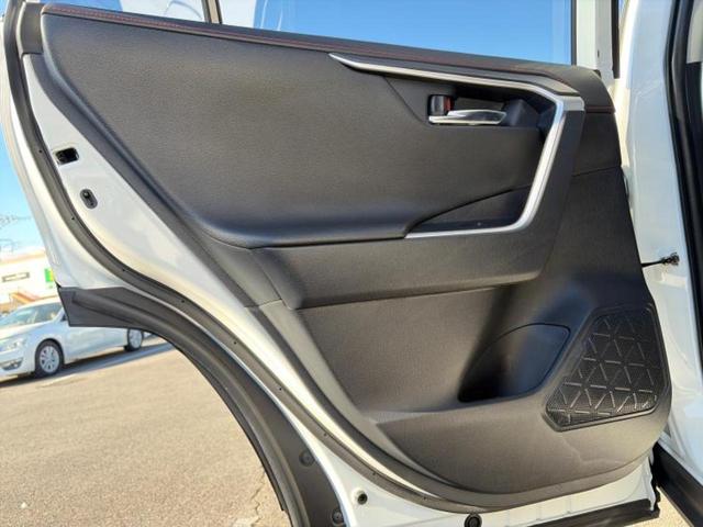 RAV4 4WDアドベンチャーオフロードパッケージ2 保証書/ディスプレイオーディオ+ナビ10.5インチ/デジタルインナーミラー/トヨタセーフティセンス/シートヒーター/パノラミックビューモニター/車線逸脱防止支援システム/シート 合皮 全周囲カメラ(23枚目)