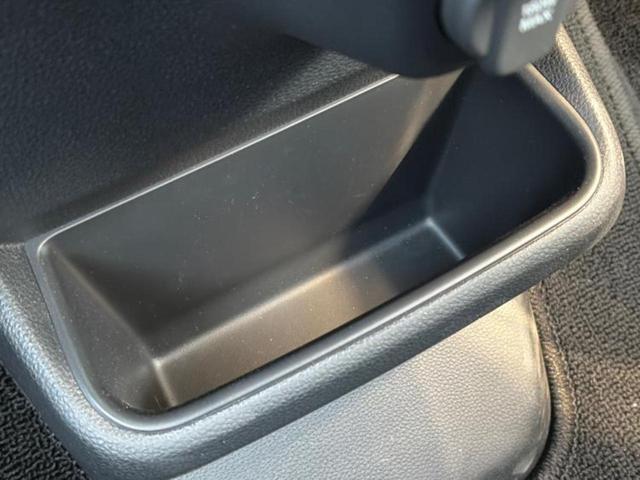 N-BOXカスタム ヒョウジュン 保証書/ホンダセンシング/電動スライドドア/シートヒーター 運転席/車線逸脱防止支援システム/ヘッドランプ LED/EBD付ABS/横滑り防止装置/アイドリングストップ/禁煙車/エアバッグ 運転席(34枚目)