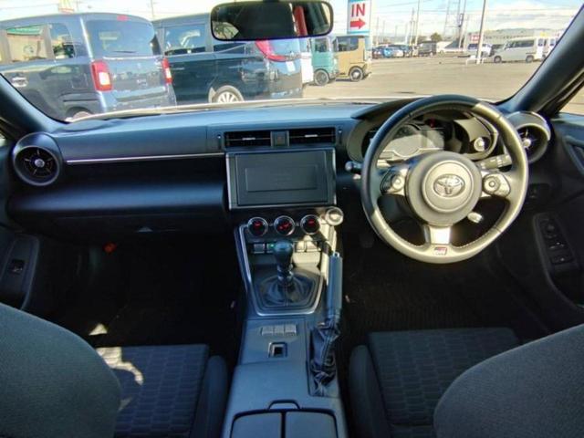 ＧＲ８６ ＲＣ　保証書／ヘッドランプ　ＬＥＤ／ＥＴＣ／ＥＢＤ付ＡＢＳ／横滑り防止装置／クルーズコントロール／エアバッグ　運転席／エアバッグ　助手席／エアバッグ　サイド／アルミホイール　社外　１８インチ　ワンオーナー（4枚目）