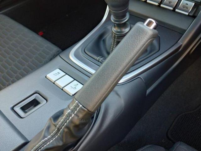 ＧＲ８６ ＲＣ　保証書／ヘッドランプ　ＬＥＤ／ＥＴＣ／ＥＢＤ付ＡＢＳ／横滑り防止装置／クルーズコントロール／エアバッグ　運転席／エアバッグ　助手席／エアバッグ　サイド／アルミホイール　社外　１８インチ　ワンオーナー（17枚目）