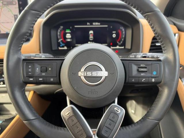 エクストレイル ４ＷＤ　Ｇ　ｅ－４ＯＲＣＥ　サンルーフ／ＢＯＳＥ／保証書／純正　１２．３インチ　メモリーナビ／インテリジェントルームミラー／エマージェンシーブレーキ／シートヒーター　全席／全方位モニター／車線逸脱防止支援システム　革シート（15枚目）