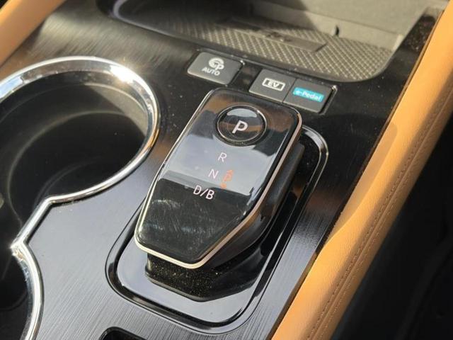 エクストレイル ４ＷＤ　Ｇ　ｅ－４ＯＲＣＥ　サンルーフ／ＢＯＳＥ／保証書／純正　１２．３インチ　メモリーナビ／インテリジェントルームミラー／エマージェンシーブレーキ／シートヒーター　全席／全方位モニター／車線逸脱防止支援システム　革シート（18枚目）