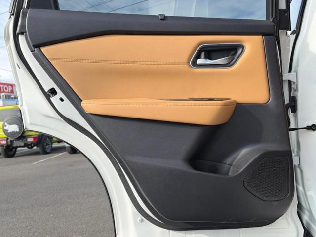 エクストレイル ４ＷＤ　Ｇ　ｅ－４ＯＲＣＥ　サンルーフ／ＢＯＳＥ／保証書／純正　１２．３インチ　メモリーナビ／インテリジェントルームミラー／エマージェンシーブレーキ／シートヒーター　全席／全方位モニター／車線逸脱防止支援システム　革シート（23枚目）