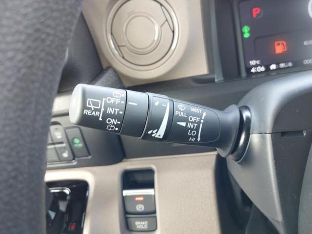 Ｎ－ＢＯＸジョイ ヒョウジュン２トーン　保証書／ホンダセンシング／電動スライドドア／車線逸脱防止支援システム／登録済未使用車／ヘッドランプ　ＬＥＤ／ＥＢＤ付ＡＢＳ／横滑り防止装置／アイドリングストップ／クルーズコントロール／禁煙車（12枚目）