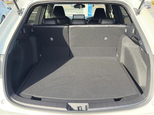 カローラツーリング ハイブリッドダブルバイビー　新品タイヤ／保証書／ディスプレイオーディオ＋ナビ１０．５インチ／トヨタセーフティセンス／車線逸脱防止支援システム／シート　ハーフレザー／ヘッドランプ　ＬＥＤ／ＵＳＢジャック　衝突被害軽減システム（8枚目）