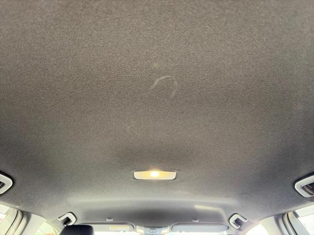 カローラツーリング ハイブリッドダブルバイビー　新品タイヤ／保証書／ディスプレイオーディオ＋ナビ１０．５インチ／トヨタセーフティセンス／車線逸脱防止支援システム／シート　ハーフレザー／ヘッドランプ　ＬＥＤ／ＵＳＢジャック　衝突被害軽減システム（40枚目）