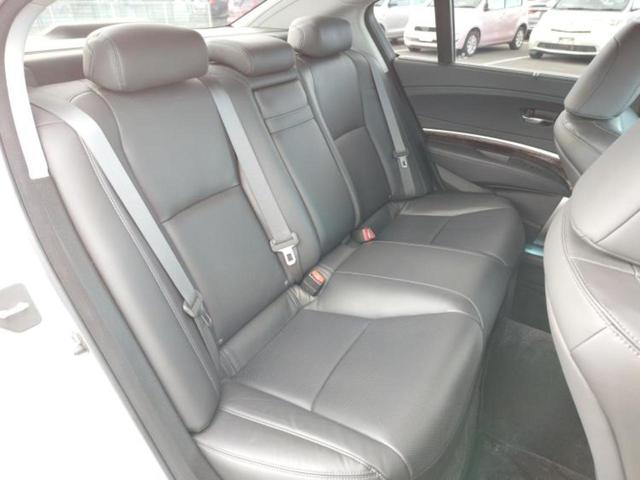 レジェンド ４ＷＤハイブリッドＥＸ　新品タイヤ／サンルーフ／保証書／純正　ＳＤナビ／衝突安全装置／シートエアコン／マルチビューカメラシステム／車線逸脱防止支援システム／シート　フルレザー／ヘッドランプ　ＬＥＤ／ＥＴＣ／ＥＢＤ付ＡＢＳ（5枚目）