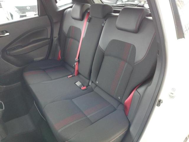 オーラ ニスモチューンドｅパワー４ＷＤ　ＢＯＳＥ／保証書／純正　９インチ　メモリーナビ／インテリジェントルームミラー／エマージェンシーブレーキ／シートヒーター　前席／アラウンドビューモニター／車線逸脱防止支援システム／シート　ハーフレザー（7枚目）