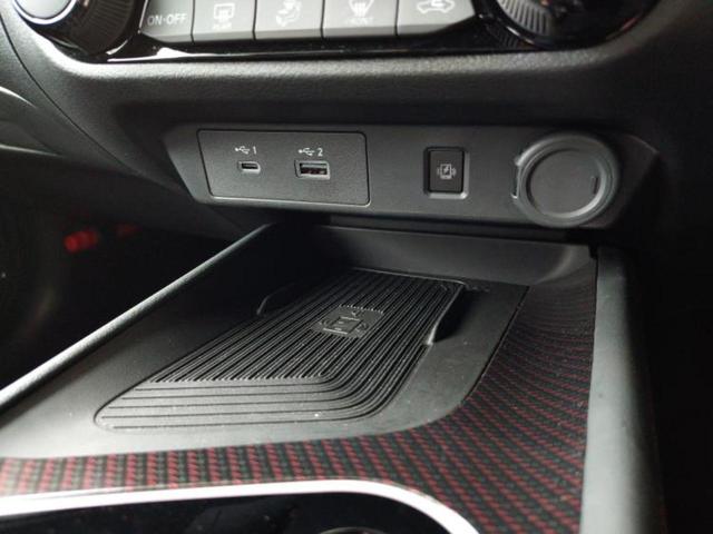 オーラ ニスモチューンドｅパワー４ＷＤ　ＢＯＳＥ／保証書／純正　９インチ　メモリーナビ／インテリジェントルームミラー／エマージェンシーブレーキ／シートヒーター　前席／アラウンドビューモニター／車線逸脱防止支援システム／シート　ハーフレザー（35枚目）