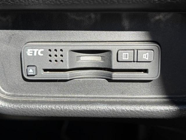 オデッセイハイブリッド ハイブリッドアブソルート・ホンダセンシング　新品タイヤ／保証書／純正　ＳＤナビ／フリップダウンモニター／両側電動スライドドア／シート　ハーフレザー／ヘッドランプ　ＬＥＤ／ＥＴＣ／ＥＢＤ付ＡＢＳ／横滑り防止装置／アイドリングストップ　後席モニター（17枚目）