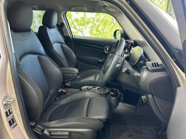 ＭＩＮＩ クーパーＳプレミアムプラスライン　新品タイヤ／保証書／純正　ＳＤナビ／衝突安全装置／シートヒーター／車線逸脱防止支援システム／シート　フルレザー／パーキングアシスト　自動操舵／ヘッドランプ　ＬＥＤ／ＥＴＣ／ＥＢＤ付ＡＢＳ　革シート（4枚目）