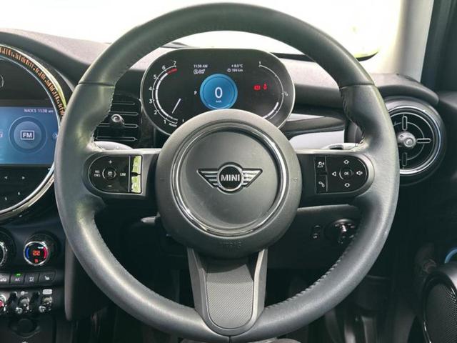 ＭＩＮＩ クーパーＳプレミアムプラスライン　新品タイヤ／保証書／純正　ＳＤナビ／衝突安全装置／シートヒーター／車線逸脱防止支援システム／シート　フルレザー／パーキングアシスト　自動操舵／ヘッドランプ　ＬＥＤ／ＥＴＣ／ＥＢＤ付ＡＢＳ　革シート（13枚目）