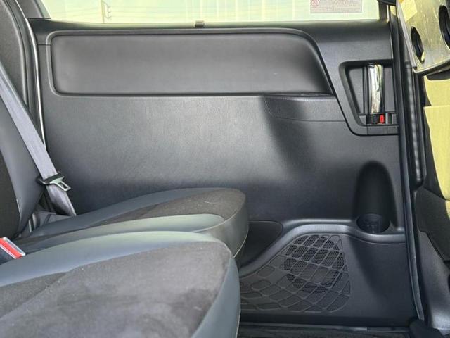 ノア Ｓｉダブルバイビー３　保証書／社外　１１インチ　ＳＤナビ／フリップダウンモニター　社外　１２．８インチ／トヨタセーフティセンス／両側電動スライドドア／車線逸脱防止支援システム／シート　ハーフレザー　衝突被害軽減システム（25枚目）