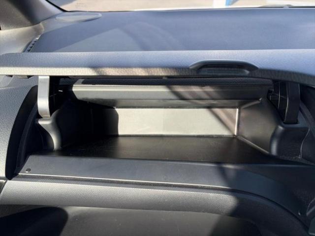 ノア Ｓｉダブルバイビー３　保証書／社外　１１インチ　ＳＤナビ／フリップダウンモニター　社外　１２．８インチ／トヨタセーフティセンス／両側電動スライドドア／車線逸脱防止支援システム／シート　ハーフレザー　衝突被害軽減システム（35枚目）