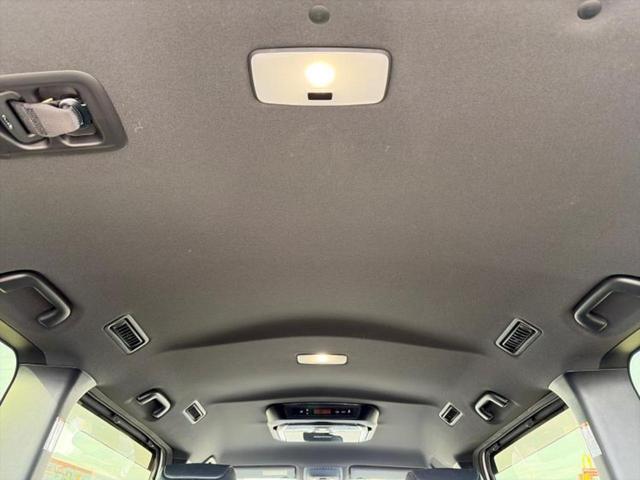 ノア Ｓｉダブルバイビー３　保証書／社外　１１インチ　ＳＤナビ／フリップダウンモニター　社外　１２．８インチ／トヨタセーフティセンス／両側電動スライドドア／車線逸脱防止支援システム／シート　ハーフレザー　衝突被害軽減システム（43枚目）