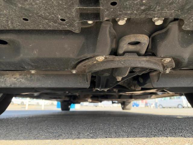 ノア Ｓｉダブルバイビー３　保証書／社外　１１インチ　ＳＤナビ／フリップダウンモニター　社外　１２．８インチ／トヨタセーフティセンス／両側電動スライドドア／車線逸脱防止支援システム／シート　ハーフレザー　衝突被害軽減システム（47枚目）