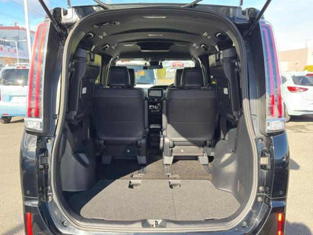 エスクァイア ハイブリッドＧｉ　新品タイヤ／保証書／純正　９インチ　ＳＤナビ／フリップダウンモニター　純正　１２．１インチ／トヨタセーフティセンス／両側電動スライドドア／シートヒーター　前席／シート　合皮　衝突被害軽減システム（21枚目）