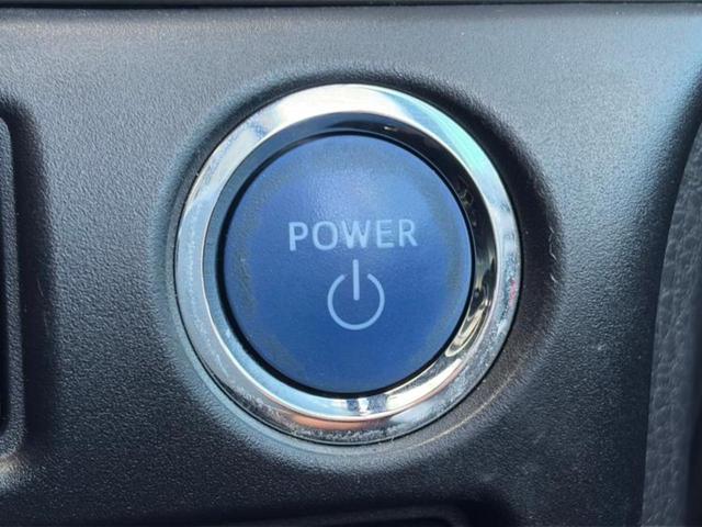 エスクァイア ハイブリッドＧｉ　新品タイヤ／保証書／純正　９インチ　ＳＤナビ／フリップダウンモニター　純正　１２．１インチ／トヨタセーフティセンス／両側電動スライドドア／シートヒーター　前席／シート　合皮　衝突被害軽減システム（28枚目）