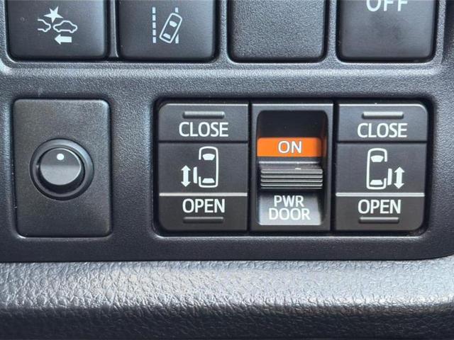 エスクァイア ハイブリッドＧｉ　新品タイヤ／保証書／純正　９インチ　ＳＤナビ／フリップダウンモニター　純正　１２．１インチ／トヨタセーフティセンス／両側電動スライドドア／シートヒーター　前席／シート　合皮　衝突被害軽減システム（30枚目）