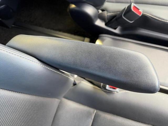 エスクァイア ハイブリッドＧｉ　新品タイヤ／保証書／純正　９インチ　ＳＤナビ／フリップダウンモニター　純正　１２．１インチ／トヨタセーフティセンス／両側電動スライドドア／シートヒーター　前席／シート　合皮　衝突被害軽減システム（34枚目）