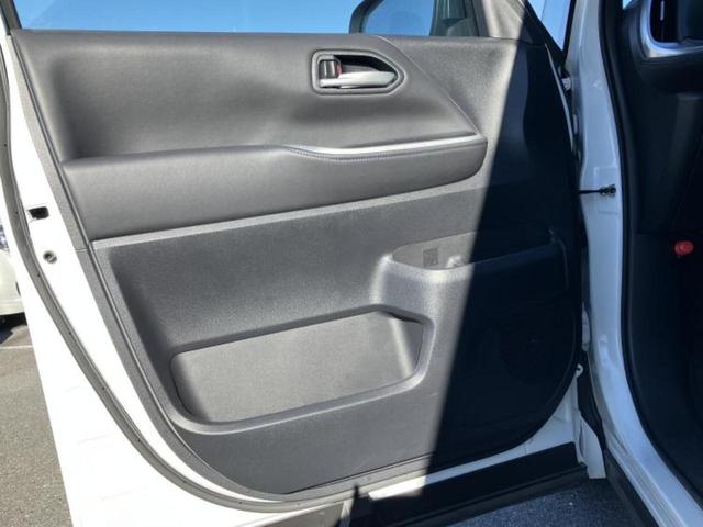 ヴォクシー Ｓ－Ｚ　★★★ディスプレイオーディオ１０．５インチ／トヨタセーフティセンス／両側電動スライドドア／シートヒーター　前席／車線逸脱防止支援システム／パーキングアシスト　バックガイド　衝突被害軽減システム（24枚目）