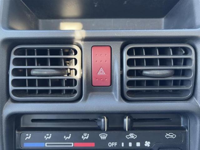 キャリイトラック ＫＣ　新品タイヤ／禁煙車／エアバッグ　運転席／パワーステアリング／マニュアルエアコン／取扱説明書／ユーザー買取車／最大積載量３５０ｋｇ／間欠ワイパー／ヘッドライトレベライザー／三方開／ラジオ（25枚目）