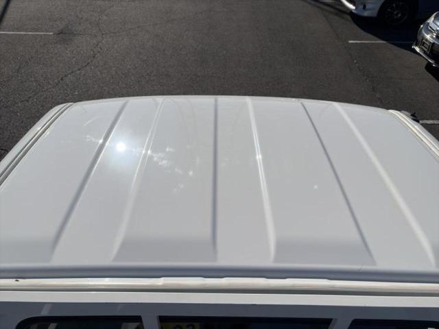 キャリイトラック ＫＣ　新品タイヤ／禁煙車／エアバッグ　運転席／パワーステアリング／マニュアルエアコン／取扱説明書／ユーザー買取車／最大積載量３５０ｋｇ／間欠ワイパー／ヘッドライトレベライザー／三方開／ラジオ（42枚目）