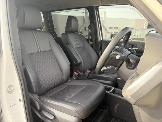 ノア ハイブリッドZ 保証書/ディスプレイオーディオ+ナビ10.5インチ/フリップダウンモニター 純正 14インチ/トヨタセーフティセンス/両側電動スライドドア/シートヒーター 前席/車線逸脱防止支援システム バックカメラ(4枚目)