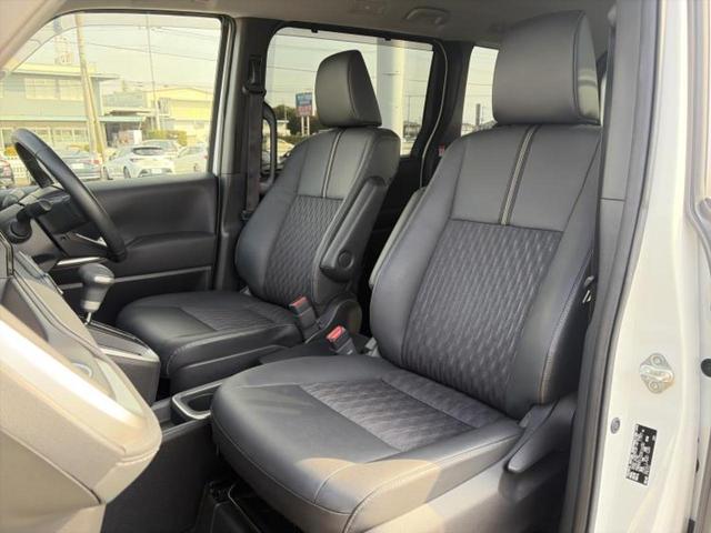 ノア ハイブリッドZ 保証書/ディスプレイオーディオ+ナビ10.5インチ/フリップダウンモニター 純正 14インチ/トヨタセーフティセンス/両側電動スライドドア/シートヒーター 前席/車線逸脱防止支援システム バックカメラ(7枚目)