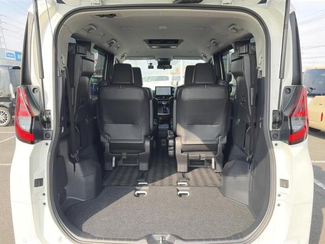 ノア ハイブリッドZ 保証書/ディスプレイオーディオ+ナビ10.5インチ/フリップダウンモニター 純正 14インチ/トヨタセーフティセンス/両側電動スライドドア/シートヒーター 前席/車線逸脱防止支援システム バックカメラ(21枚目)