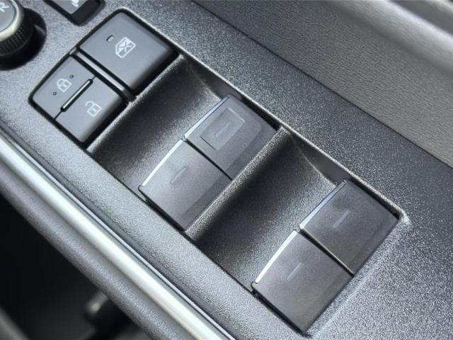 ノア ハイブリッドZ 保証書/ディスプレイオーディオ+ナビ10.5インチ/フリップダウンモニター 純正 14インチ/トヨタセーフティセンス/両側電動スライドドア/シートヒーター 前席/車線逸脱防止支援システム バックカメラ(32枚目)