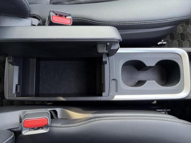 ノア ハイブリッドZ 保証書/ディスプレイオーディオ+ナビ10.5インチ/フリップダウンモニター 純正 14インチ/トヨタセーフティセンス/両側電動スライドドア/シートヒーター 前席/車線逸脱防止支援システム バックカメラ(36枚目)