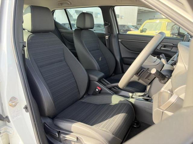 ＷＲ－Ｖ Ｚ　保証書／純正　８インチ　ナビ／ホンダセンシング／車線逸脱防止支援システム／シート　ハーフレザー／ヘッドランプ　ＬＥＤ／ＵＳＢジャック／Ｂｌｕｅｔｏｏｔｈ接続／ＥＴＣ／ＥＢＤ付ＡＢＳ／横滑り防止装置（4枚目）