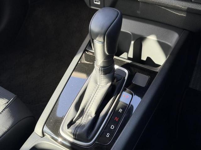 ＷＲ－Ｖ Ｚ　保証書／純正　８インチ　ナビ／ホンダセンシング／車線逸脱防止支援システム／シート　ハーフレザー／ヘッドランプ　ＬＥＤ／ＵＳＢジャック／Ｂｌｕｅｔｏｏｔｈ接続／ＥＴＣ／ＥＢＤ付ＡＢＳ／横滑り防止装置（18枚目）