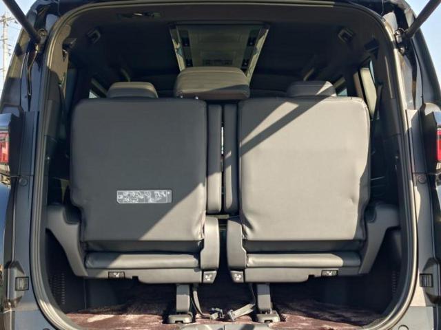 ヴェルファイアハイブリッド ４ＷＤハイブリッドＺプレミア　新品タイヤ／サンルーフ／保証書／ディスプレイオーディオ＋ナビ／フリップダウンモニター／デジタルインナーミラー／衝突安全装置／両側電動スライドドア／シートヒーター／全方位モニター　衝突被害軽減システム（8枚目）