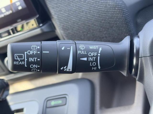 フリード eHEVエアーEX 保証書/純正 11インチ メモリーナビ/ホンダセンシング/両側電動スライドドア/シートヒーター 前席/車線逸脱防止支援システム/シート ハーフレザー/ヘッドランプ LED/USBジャック バックカメラ(17枚目)