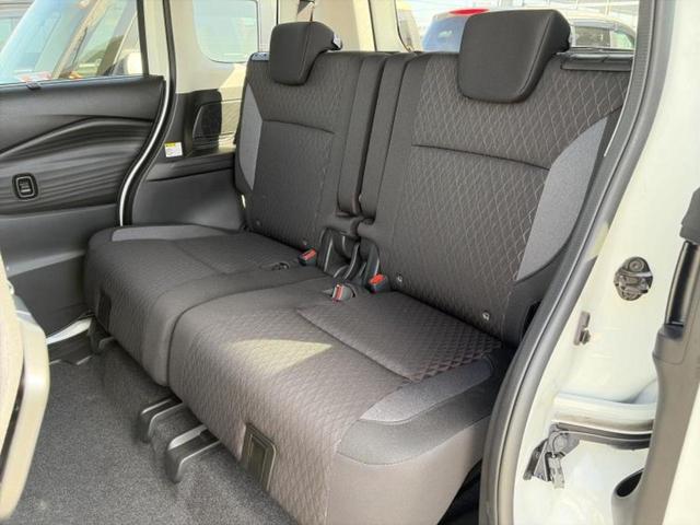 ソリオバンディット バンディットハイブリッドＭＶ　保証書／純正　９インチ　メモリーナビ／セーフティサポート（スズキ）／両側電動スライドドア／シートヒーター／全方位モニター／車線逸脱防止支援システム／登録済未使用車／ヘッドランプ　ＬＥＤ　全周囲カメラ（7枚目）