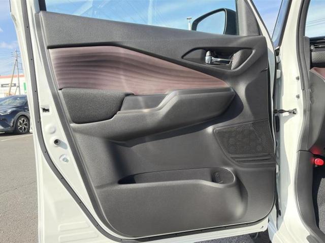 ソリオバンディット バンディットハイブリッドＭＶ　保証書／純正　９インチ　メモリーナビ／セーフティサポート（スズキ）／両側電動スライドドア／シートヒーター／全方位モニター／車線逸脱防止支援システム／登録済未使用車／ヘッドランプ　ＬＥＤ　全周囲カメラ（22枚目）