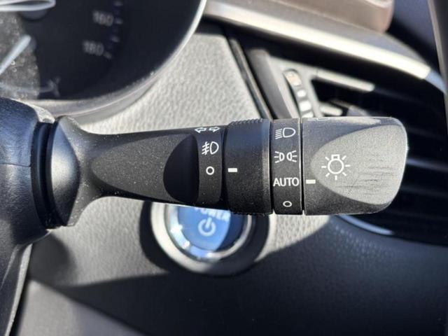 C-HR G 新品タイヤ/純正エアロ/純正 SDナビ/衝突安全装置/シートヒーター/車線逸脱防止支援システム/シート ハーフレザー/ヘッドランプ LED/ETC/EBD付ABS/横滑り防止装置 衝突被害軽減システム(14枚目)