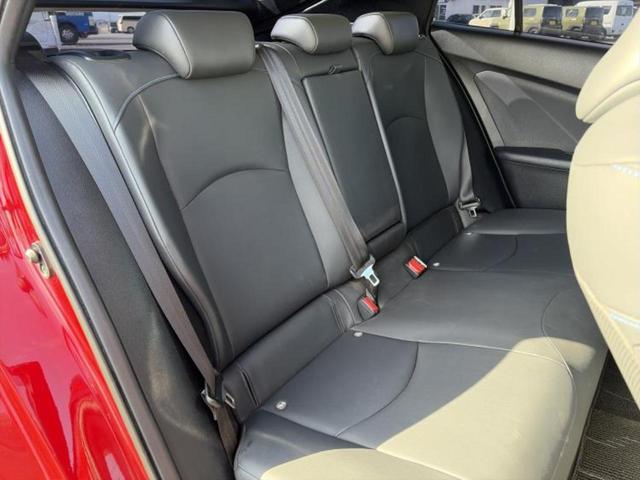 プリウス Sツーリングセレクション 新品タイヤ/保証書/社外 メモリーナビ/トヨタセーフティセンス/シートヒーター 前席/車線逸脱防止支援システム/シート 合皮/ドライブレコーダー 社外/ヘッドランプ LED/Bluetooth接続(5枚目)