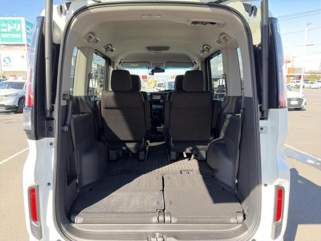 ステップワゴンスパーダ スパーダ・ホンダセンシング　新品タイヤ／保証書／純正　ＳＤナビ／フリップダウンモニター　純正　９インチ／ホンダセンシング／両側電動スライドドア／マルチビューカメラシステム／車線逸脱防止支援システム／ドライブレコーダー　前後（21枚目）