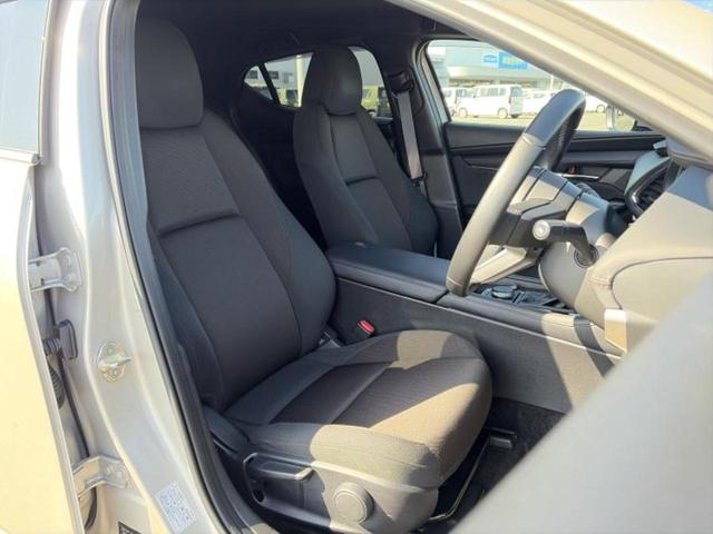 ＭＡＺＤＡ３ファストバック １５Ｓツーリング　保証書／純正　ＳＤナビ／アイアクティブセンス（マツダ）／全方位モニター／車線逸脱防止支援システム／ドライブレコーダー　前後／ヘッドランプ　ＬＥＤ／Ｂｌｕｅｔｏｏｔｈ接続／ＨＤＭＩ接続／ＥＴＣ　禁煙車（4枚目）