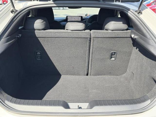 ＭＡＺＤＡ３ファストバック １５Ｓツーリング　保証書／純正　ＳＤナビ／アイアクティブセンス（マツダ）／全方位モニター／車線逸脱防止支援システム／ドライブレコーダー　前後／ヘッドランプ　ＬＥＤ／Ｂｌｕｅｔｏｏｔｈ接続／ＨＤＭＩ接続／ＥＴＣ　禁煙車（8枚目）