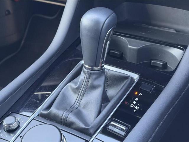ＭＡＺＤＡ３ファストバック １５Ｓツーリング　保証書／純正　ＳＤナビ／アイアクティブセンス（マツダ）／全方位モニター／車線逸脱防止支援システム／ドライブレコーダー　前後／ヘッドランプ　ＬＥＤ／Ｂｌｕｅｔｏｏｔｈ接続／ＨＤＭＩ接続／ＥＴＣ　禁煙車（18枚目）