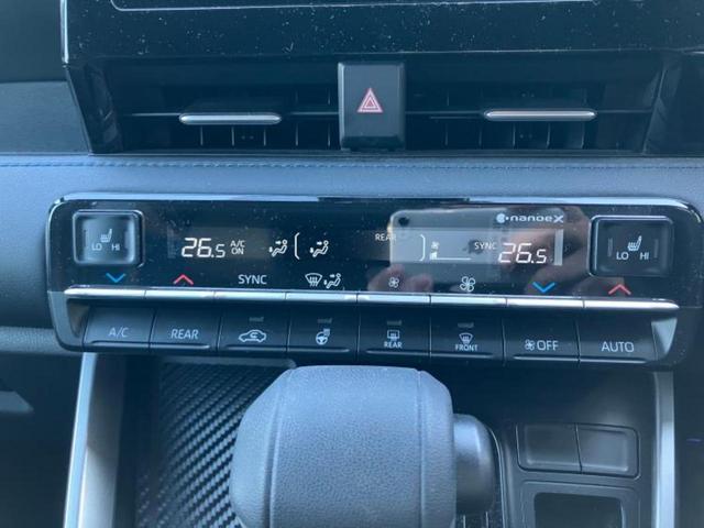 ヴォクシー Ｓ－Ｚ　モデリスタエアロ／保証書／ディスプレイオーディオ＋ナビ８インチ／フリップダウンモニター　純正　１３．２インチ／トヨタセーフティセンス／両側電動スライドドア／シートヒーター　衝突被害軽減システム　禁煙車（16枚目）