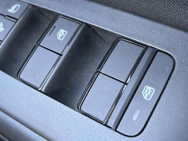 ノート Ｘ　保証書／純正　９インチ　メモリーナビ／インテリジェントルームミラー／エマージェンシーブレーキ／アラウンドビューモニター／車線逸脱防止支援システム／ドライブレコーダー　純正／ヘッドランプ　ＬＥＤ　禁煙車（30枚目）